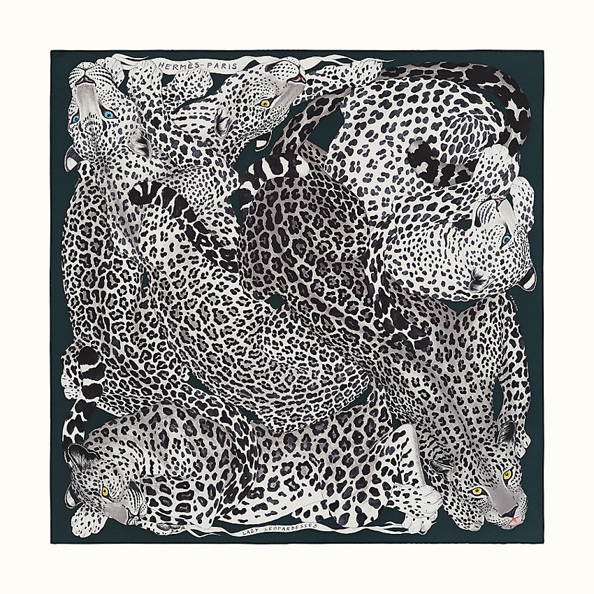 Scarf of the moment: Lazy Leopardesses | The Librain……retired