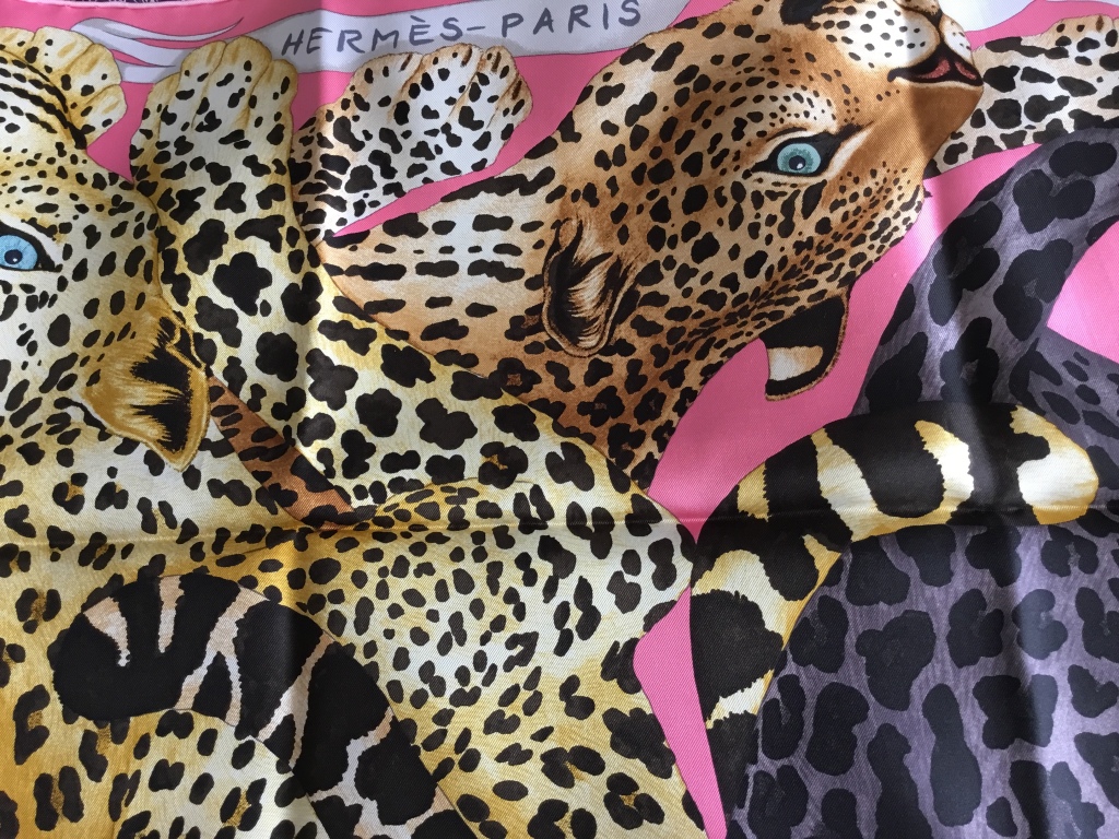 Scarf of the moment: Lazy Leopardesses | The Librain……retired
